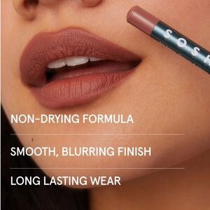 NIB Soshe Lip liner in Candid -warm
Nude